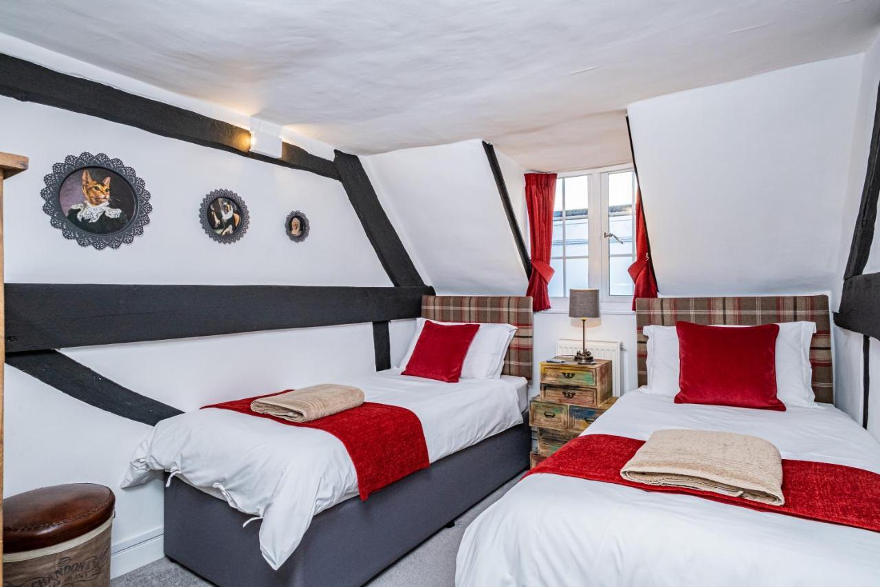 5 Chambers Apartment